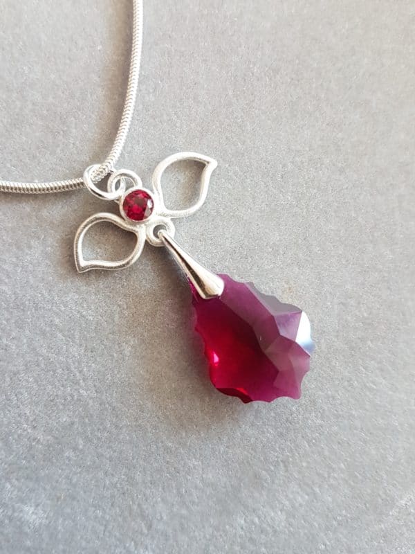 Engel Erzengel mit Swarovski® Elementen ein jeder engel darf seinem partner freude bereiten www.engeluniversum.de