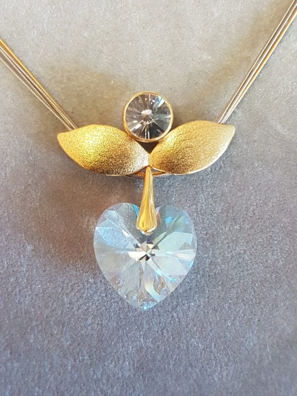 Engel Erzengel mit Swarovski® Elementen ein jeder engel darf seinem partner freude bereiten www.engeluniversum.de