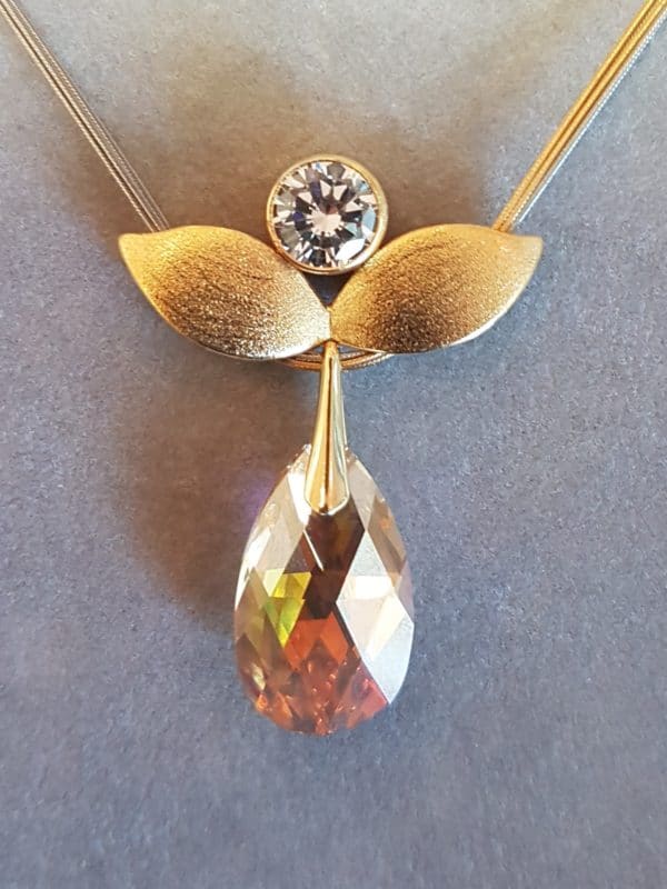 Engel Erzengel mit Swarovski® Elementen ein jeder engel darf seinem partner freude bereiten www.engeluniversum.de