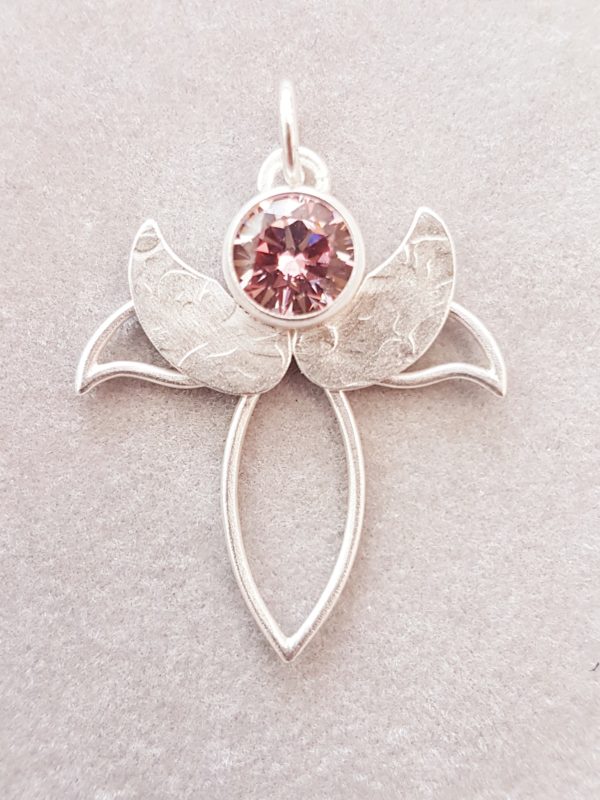 Engel Erzengel mit Swarovski® Elementen ein jeder engel darf seinem partner freude bereiten www.engeluniversum.de